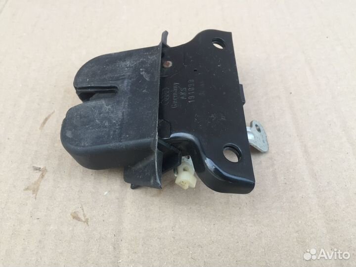 Замок багажника Audi A4 B5 Avant 1,9 Diesel