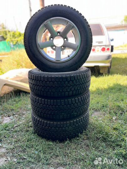 Колеса на ниву зима r15