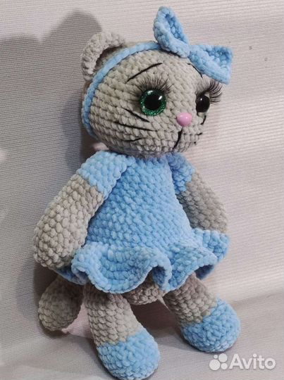 Плюшевая кошечка