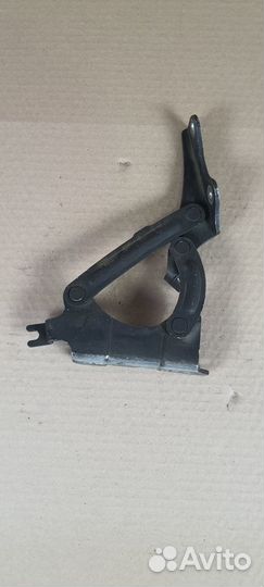 Петля капота SsangYong Musso, 2003г