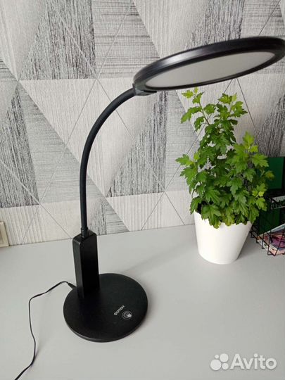 Лампа настольная