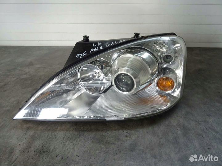 Фара Chrysler Pacifica