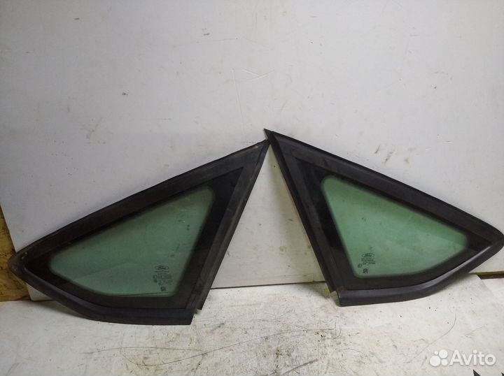 Форточка кузова Ford Focus 3 2011-2017