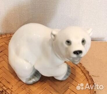 Статуэтка фарфоровая