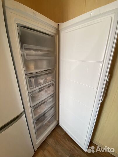 Морозильник indesit