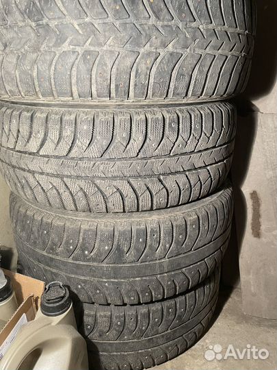 Bridgestone Ice Cruiser 7000 205/55 R16 91