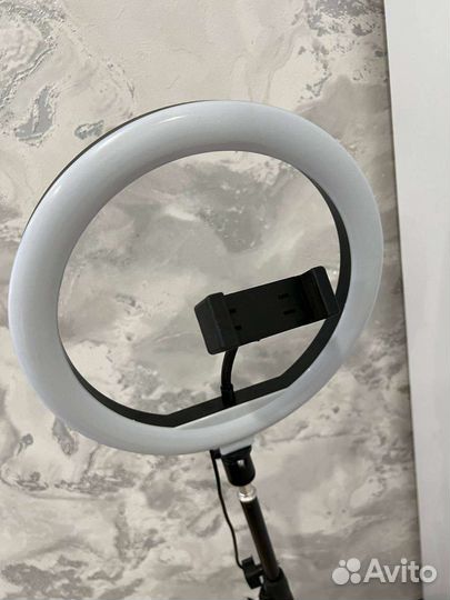 Светодиодная кольцевая лампа