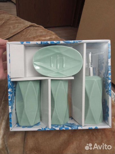 Набор для ванной: дозатор, стаканы, мыльница