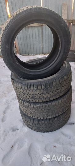 Yokohama Ice Guard IG10 215/55 R17