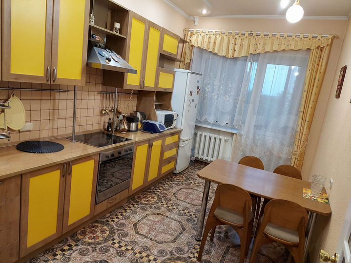 2-к. квартира, 87 м², 5/5 эт.