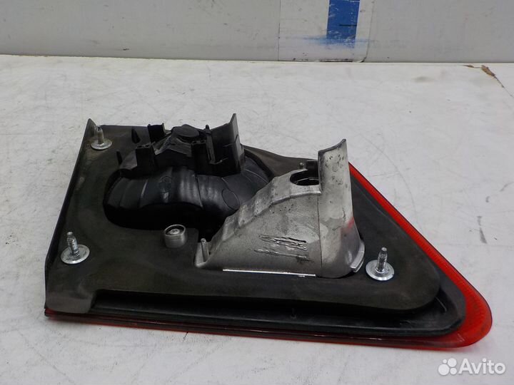 Фонарь задний правый внутренний Honda Civic 4D 200