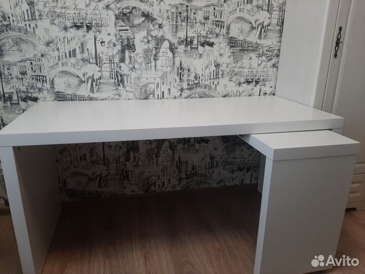 Компьютерный стол IKEA белый