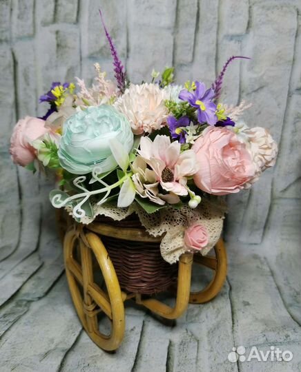 Интерьерные композиции с искусственными цветами