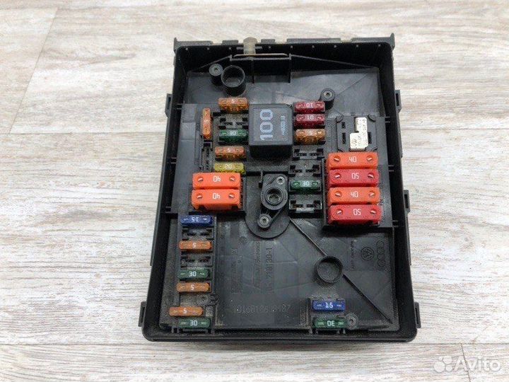 Блок предохранителей Volkswagen Touran минивэн BKC