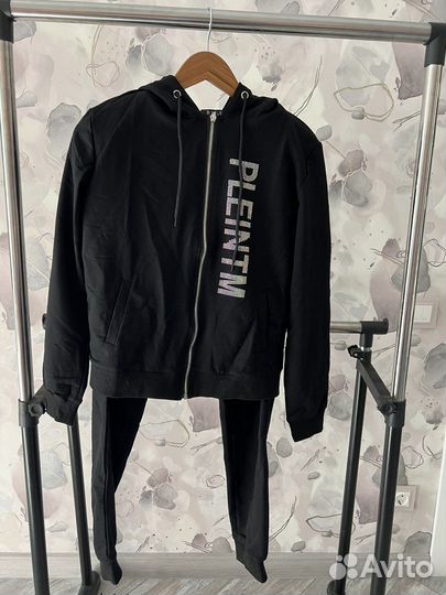 Спортивный костюм женский