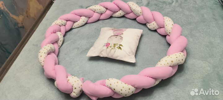 Бортики в детскую кроватку косичка