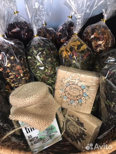 Корзина подарок чай+шоколад+варенье