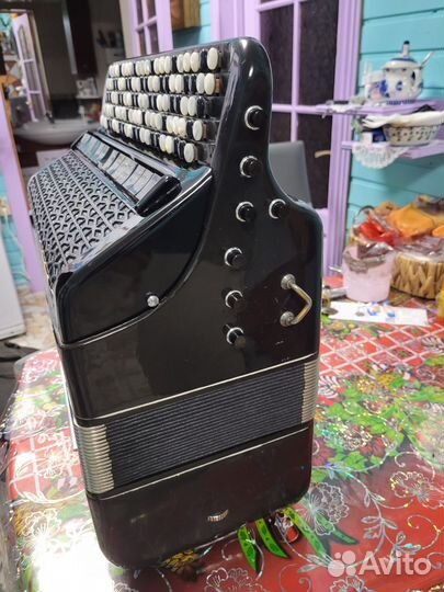 Баян юпитер готово выборный,цельнопланочный,люкс