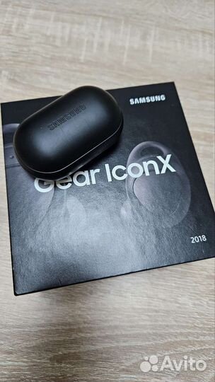 Беспроводные наушники Samsung Gear IconX