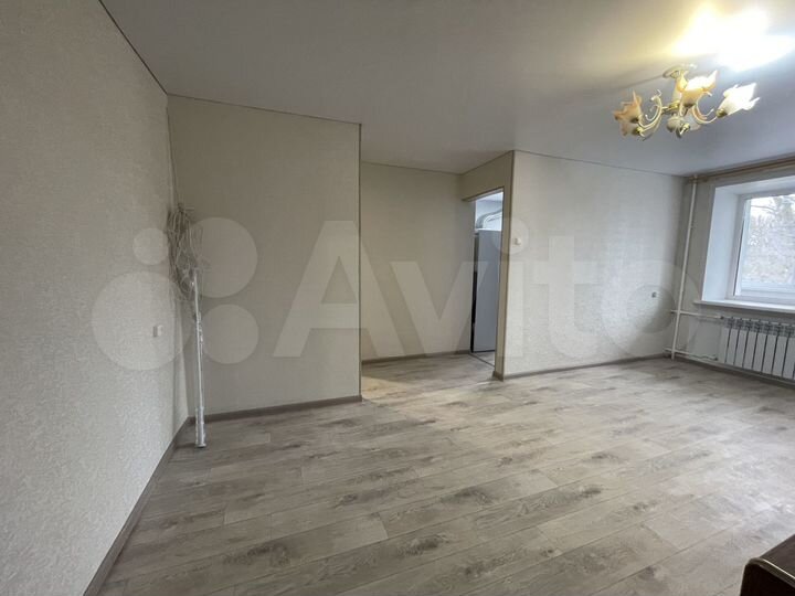 2-к. квартира, 42 м², 4/4 эт.