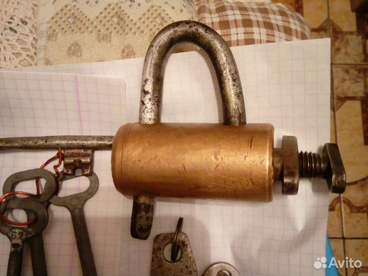 Старые замки и ключи