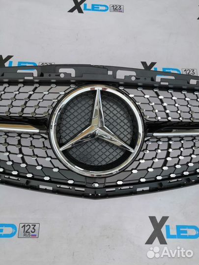 Решетка радиатора Mercedes W212 AMG Diamond