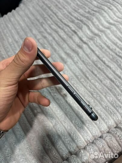 iPhone 8, 64 ГБ