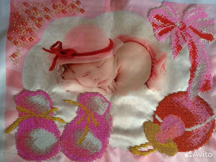 Малышка. картина из бисера