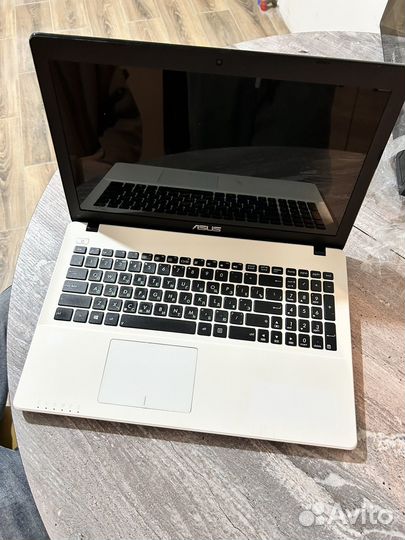 Ноутбук Asus x550c
