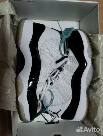 Jordan 11 white black(Оригинал)