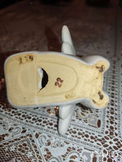 Фарфоровая статуэтка 