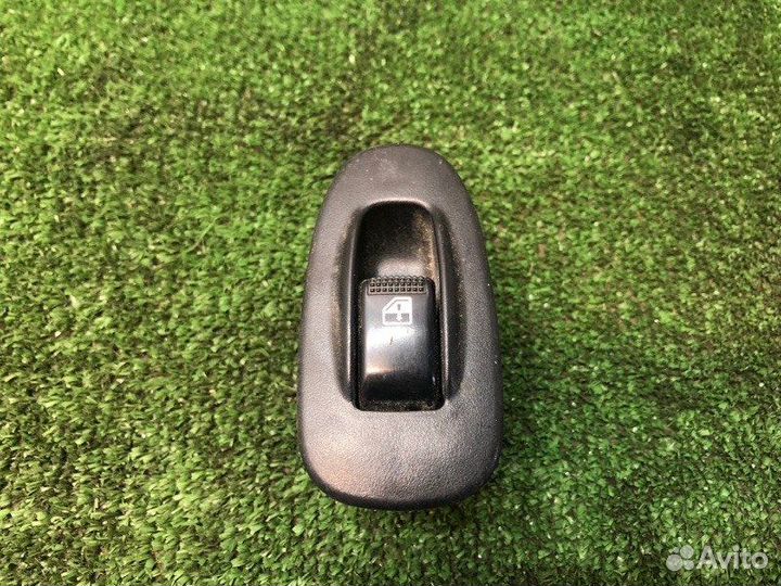 Кнопка стеклоподъемника задняя левая Kia Spectra