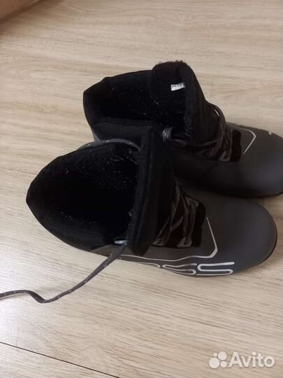 Лыжные ботинки р.33