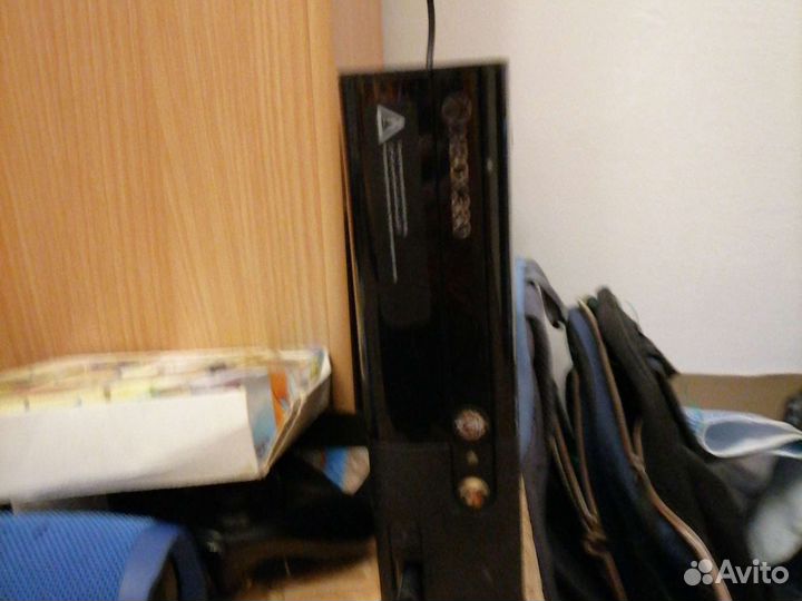 Иксбокс 360 + 2 джойстика и 3 игры