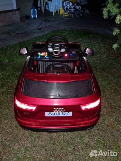 Электромобиль Audi Q7 12V/10Ah