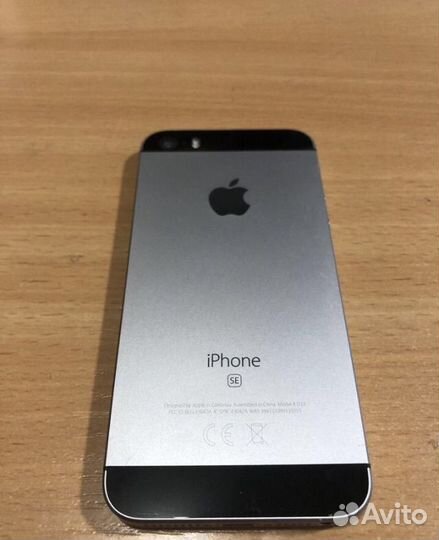 iPhone SE, 32 ГБ