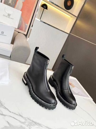 Ботинки женские Givenchy