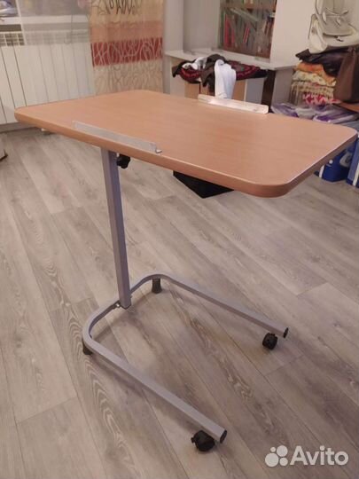 Стол прикроватный для лежачих больных