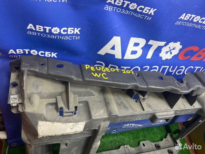 Рамка радиатора Peugeot 207 WA DV4TD 2006-2011