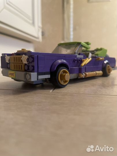 Модель автомобиля Lego