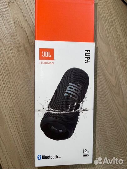 Портативная колонка JBL