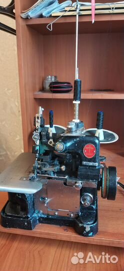 Швейная машинка оверлок промышленный 3ниточный