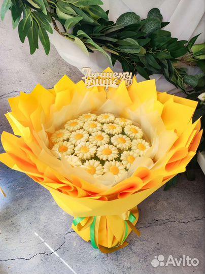 Букеты к 1 сентября из шоколада В наличии