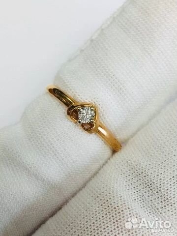 Кольцо с природным камнем Золото