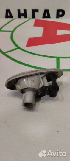 Повторитель в крыло Mitsubishi Outlander CU5W 4G69