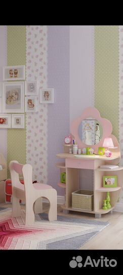Детский туалетный столик с зеркалом