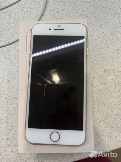 Телефон iPhone 8 64 gb