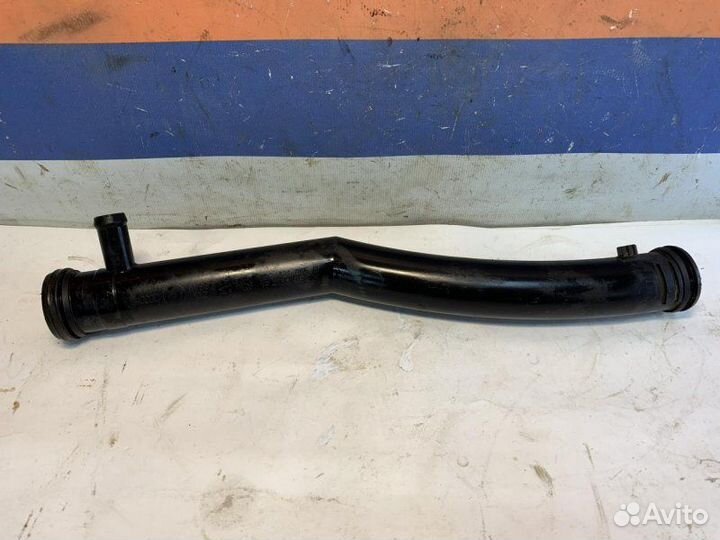 Трубка системы охлаждения Volkswagen Jetta Vi