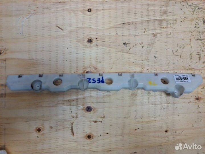 Клипса бампера задняя левая Nissan Elgrand TE52