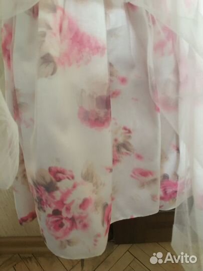 Бело-розовое праздничное платье девочке 3-х лет